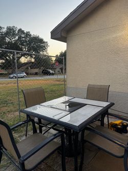 **OUTDOOR DINING SET!**