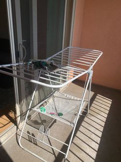 Clothes drying stand