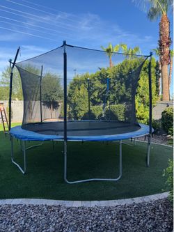 14ft Round Trampoline with Enclosure