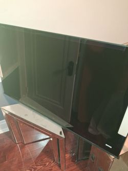 80" TV new