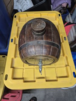 Wooden Barrel With Lid