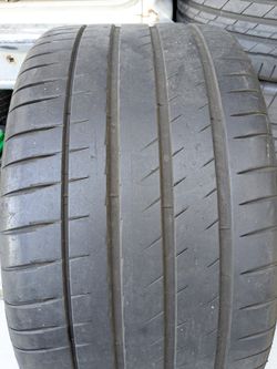 315/30/22 Michelin
