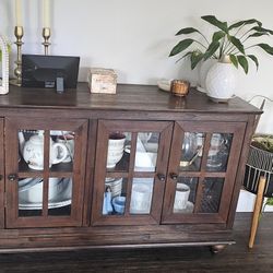 Table And Hutch Seating For 8