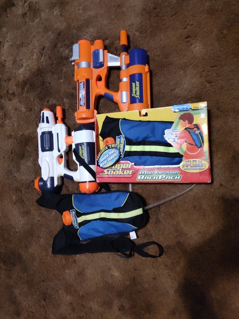 Classic Super Soaker With Backpack. Summer Fun Blaster