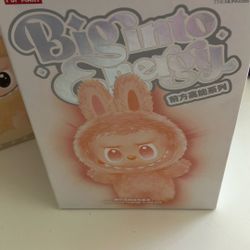 Labubu Big Into Energy 