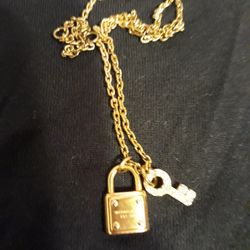 Micheal Kors Neck Rose gold  With Lock Sparking She Will Love It 