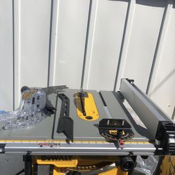 DEWALT 15 Amp Corded 8-1/4 in. Compact Portable Jobsite Tablesaw 