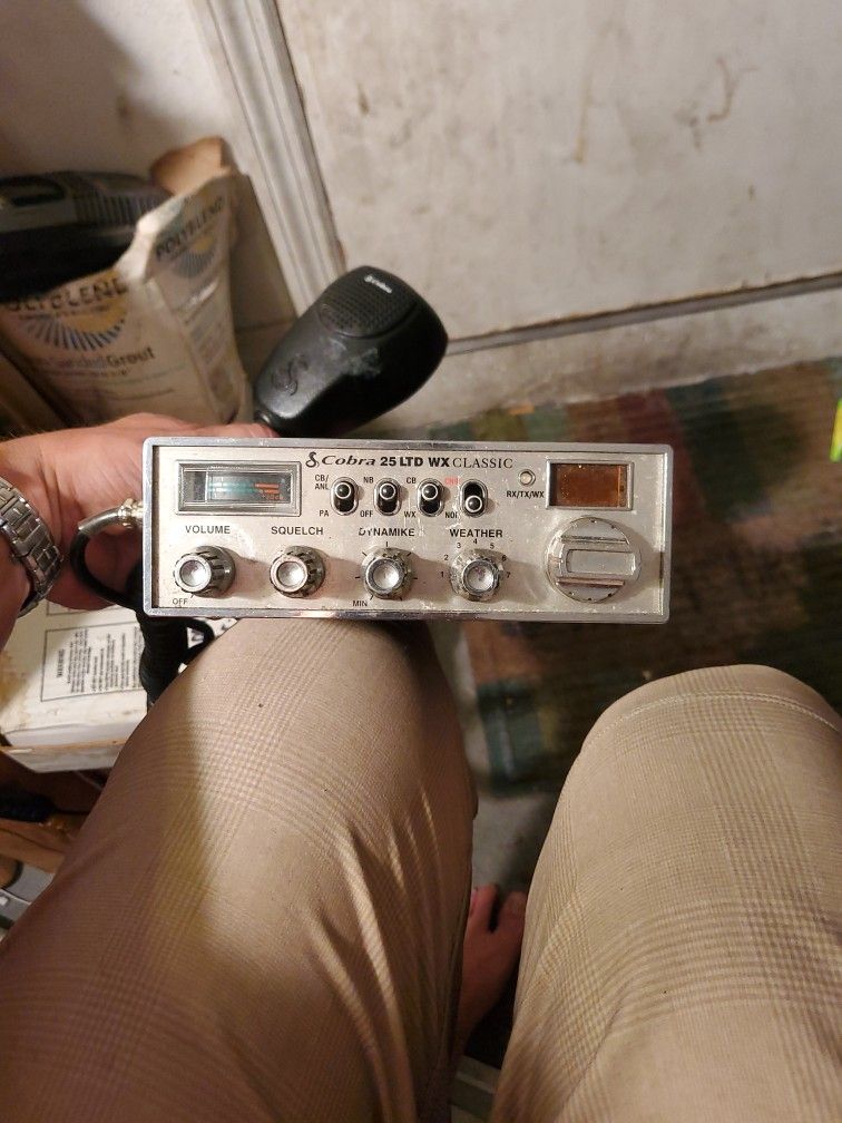 New Never Used Cobra 25 Ltd WX Classic GOAT CB RADIO
