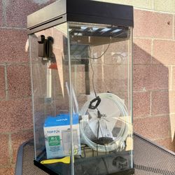 Fish Tank Aquarium with accessories 