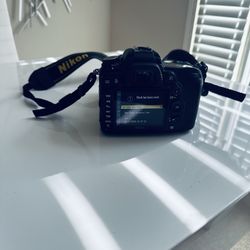 Premium DSLR Camera - Holiday Ready-GBI Owned