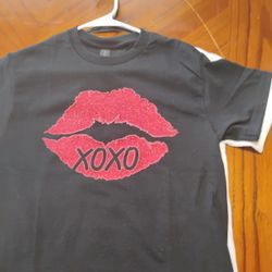Black Shirt With Red Glitter Lips