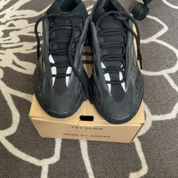 Adidas Yeezy  Boost 700 V3 Black