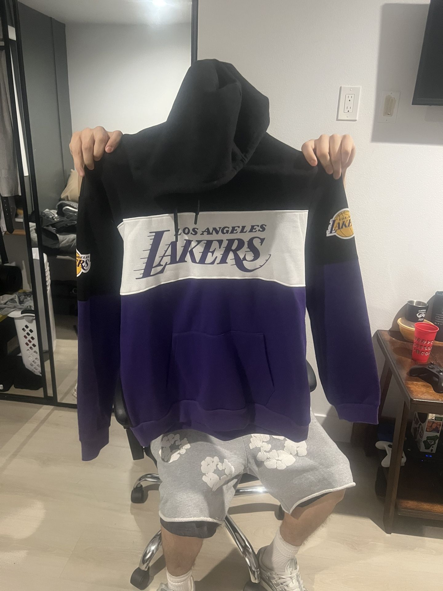 XL Lakers Sweater