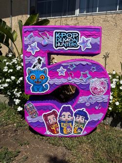 KPOP Demon hunters number five pinata numero cinco