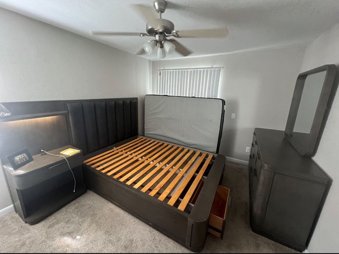 Stonewash Bedroom Set — Moving And Need Gone