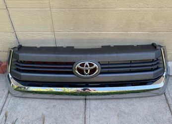 2014~2017 Toyota Tundra OEM Front Bumper Upper Grille Chrome 53111