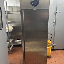 Desmon SILVERline Refrigerator- Powerful Cooling, Priced to Sell