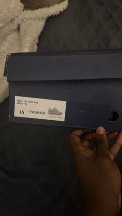 (Rep) Dior B22