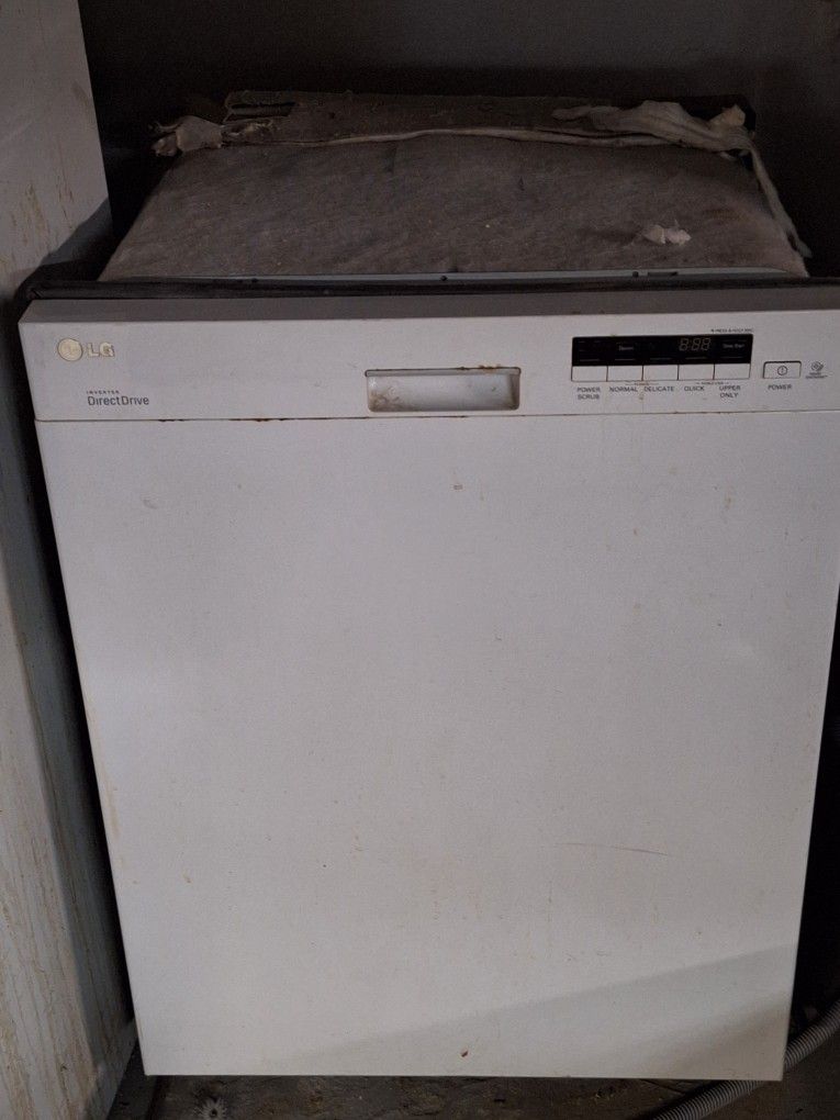Used LG Dishwashe, Model#LDS5040WW