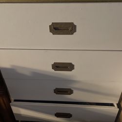 5 drawer dresser  44Lx 28 W X 17 D
