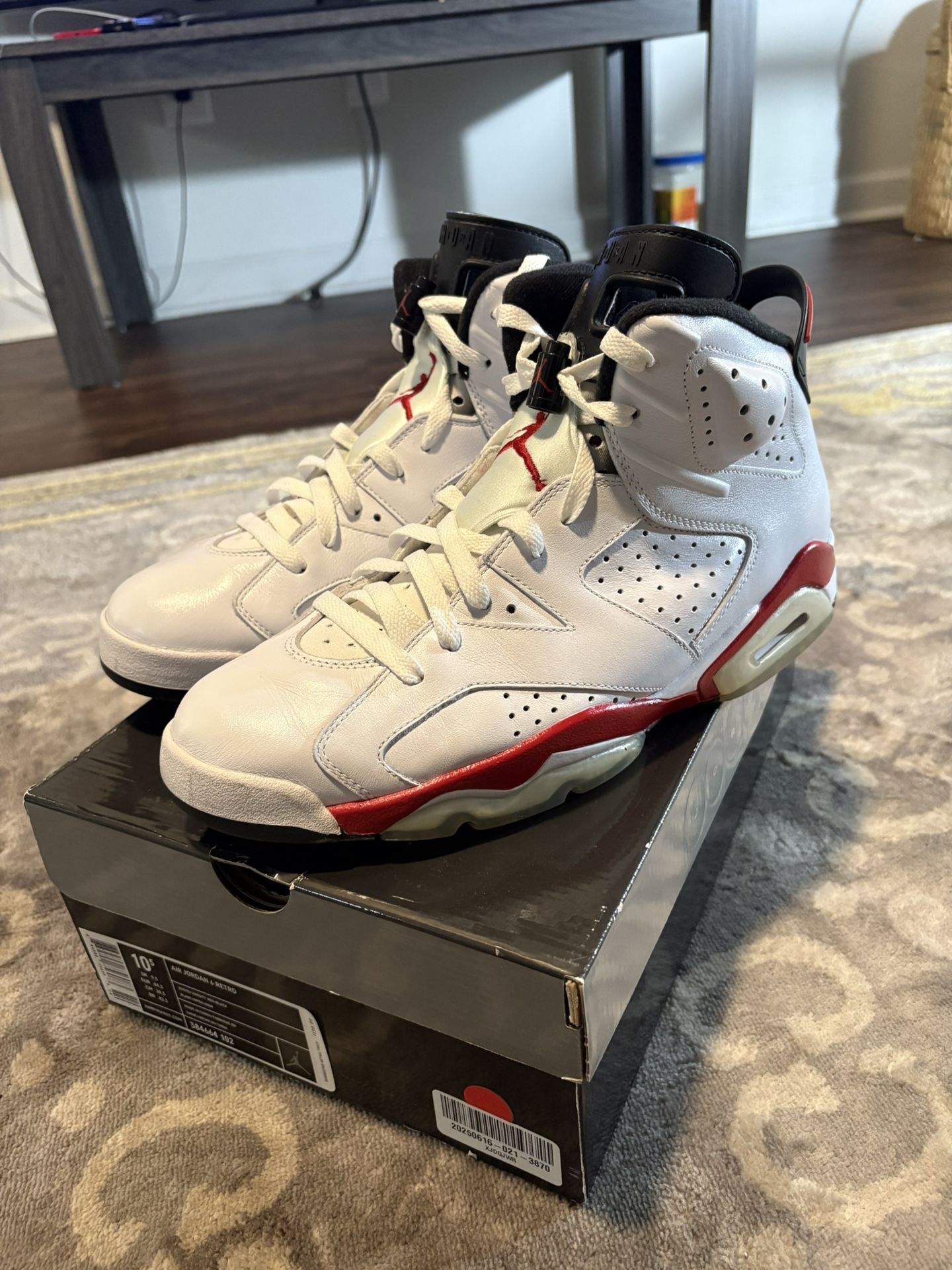 2010 Air Jordan Retro 6 White Varsity Red ‘bulls’