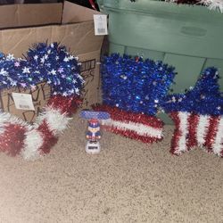 NEW 4 PIECE RED, WHITE,  AND BLUE APPRECIATION