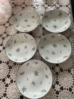 Set of 5 Vintage Porcelain 7.5” Bowls with Leaf Pattern