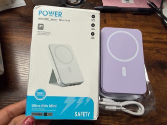 10,000mAh Portable Magnetic Wireless Charge Power Bank with Phone Stand
