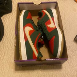 Nike SB Dunk Low Pro pRM