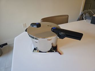 Fissler pressure cooker 6.3 quart