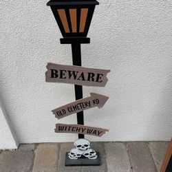 Halloween Glow-In-The-Dark Street Sign 10.24in X 36.02in