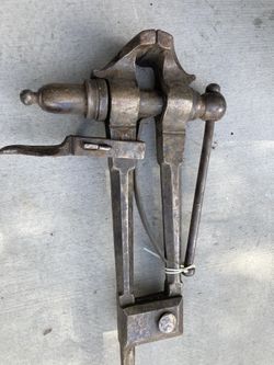 Monster blacksmiths post leg vice Vise
