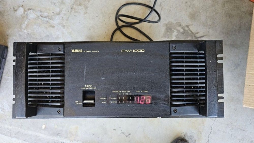 2 YAMAHA PW4000 POWER SUPPLY