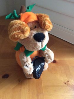 Wiggling singing bear