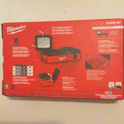 Brand New Milwaukee M12 Packout Flood Light With USB Charger.      85 Firm on Price.    85 Firme en Precio.