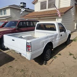 90 IZUZU PICK UP SHELL AND CHASSY