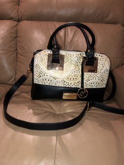 Like new Marc New York Andrew Marc purse for Sale in Sacramento