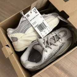 Yeezy Boost 700 V2 Infant 