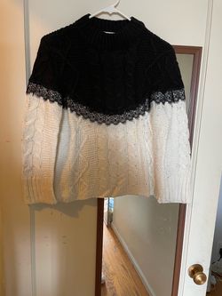 Color-blocked lace-trimmed chunky knit sweater (black and white / classic, versatile) Brand: ZARA (Knitwear Winter Collection / Fancy Collection)