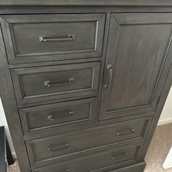 Dresser Chest 