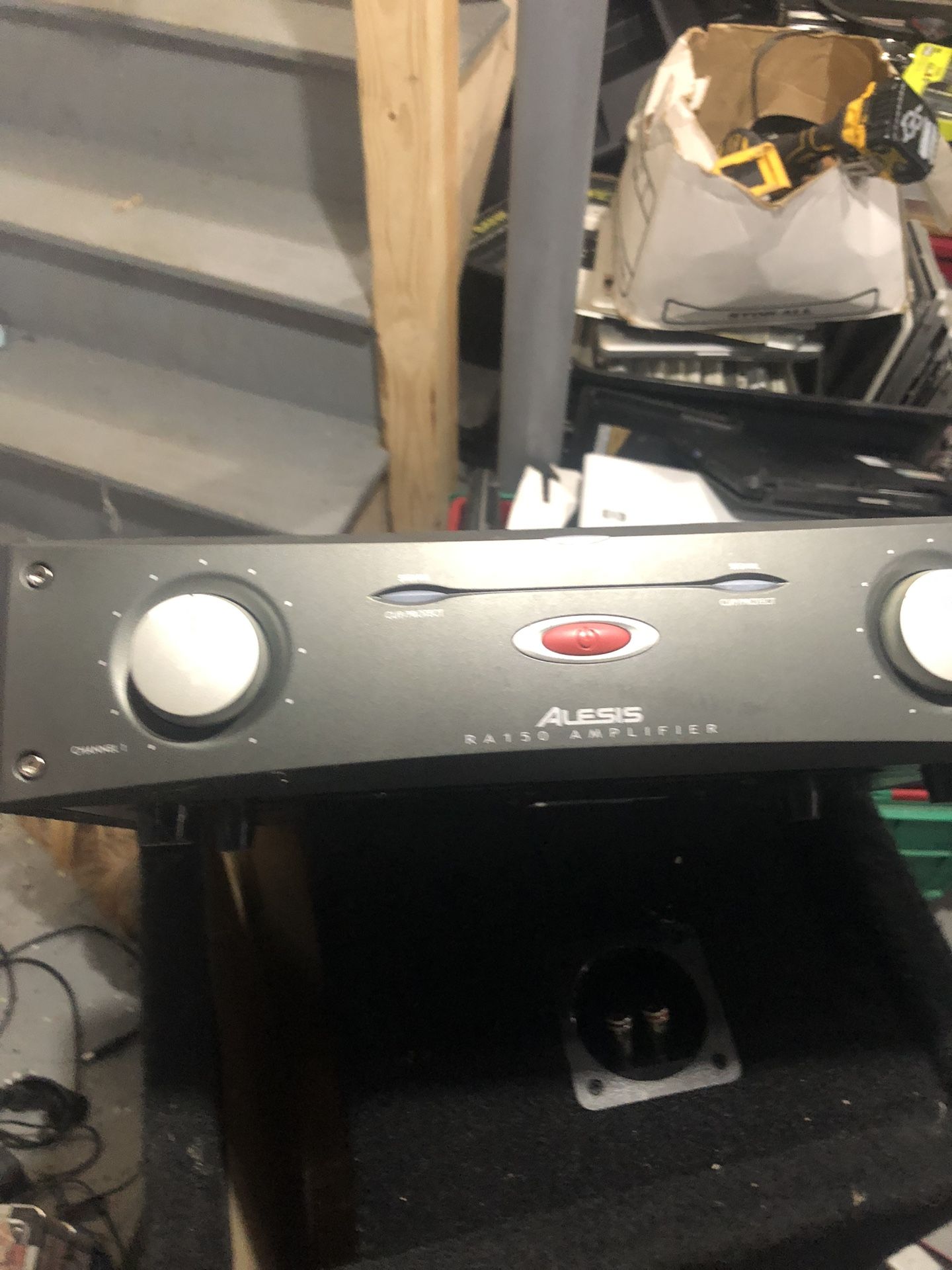 Alesis. Power Amp