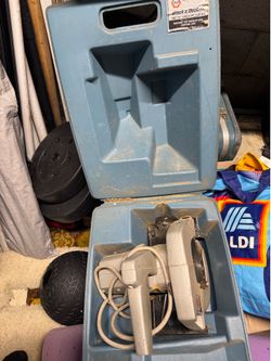 Black and decker circular saw with original carrying case