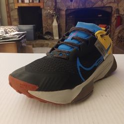 Size 8.5 Women's / 7.5 Men's) Like New, Nike ZoomX Zegama Black Vivid Sulfur Track Red Light Pho DH0625-003