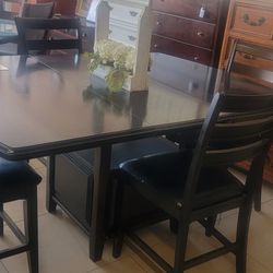 Beautiful 4 Chairs Dining Set 