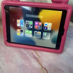 Apple iPad Air 2 – 128 Han – 9.7” Retina – Touch ID – w/ Case & New Accessories