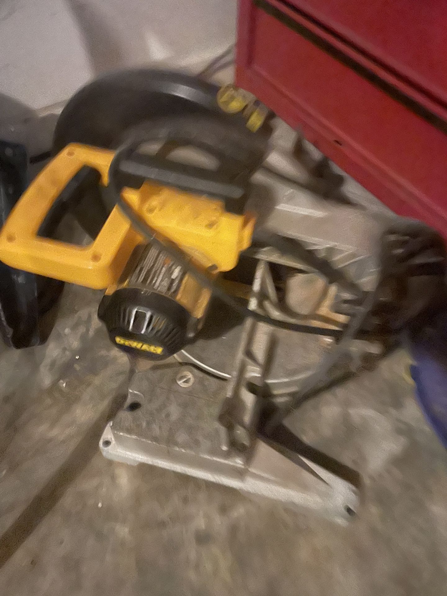 DeWALT Circular Saw Double Bevel Sliding Compound