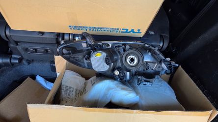 Headlight assembly for Toyota Sienna