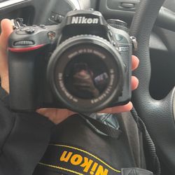 Nikon D7200 DSLR Camera
