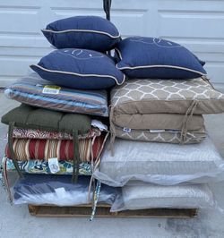 Wholesale Pallet Of NEW Outdoor Furniture Cushions Pads Pillows