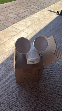 Outdoor sensor light